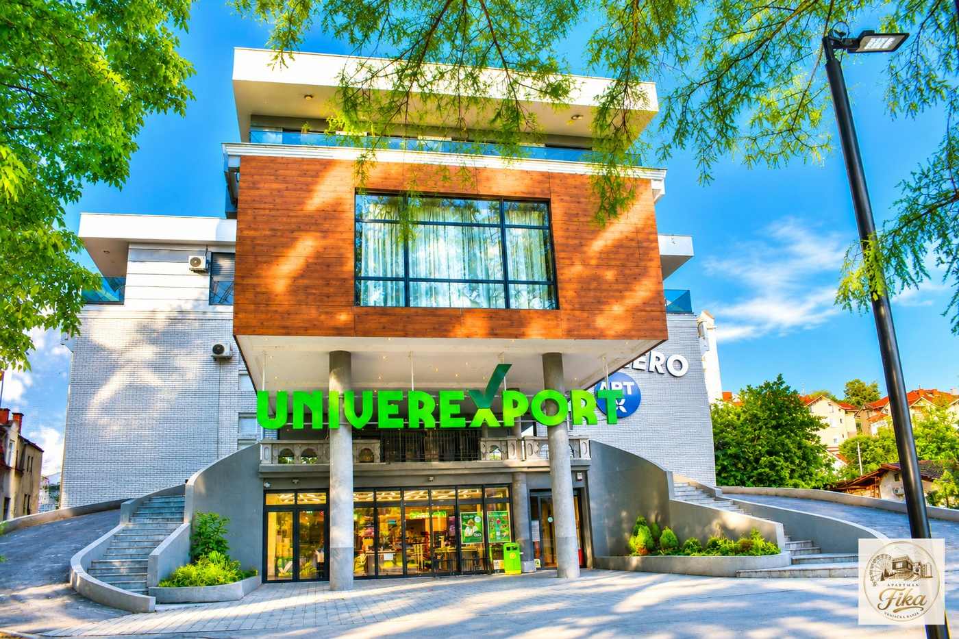 Univerexport u prizemlju zgrade